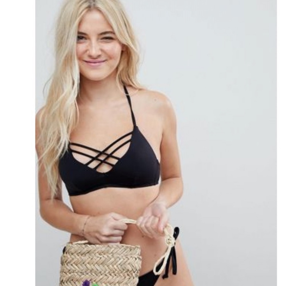 Urban sea strappy bikini top